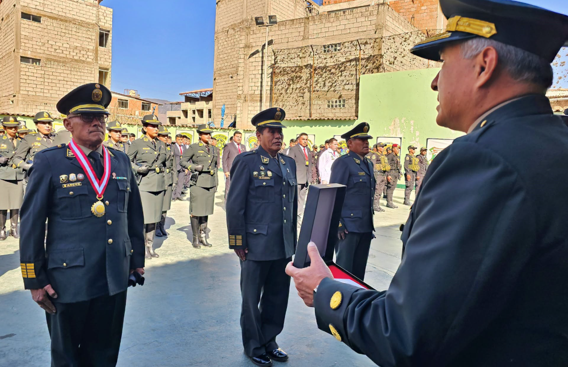 REGIÓN POLICIAL APURÍMAC RECONOCE TRAYECTORIA DE TRES SUBOFICIALES PNP TRAS 40 AÑOS DE SERVICIO